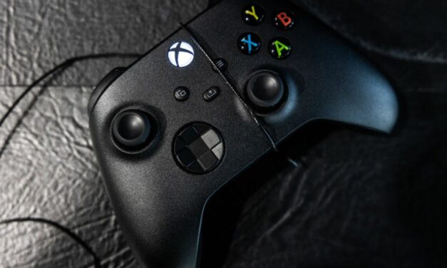 How to connect Xbox controller to PC