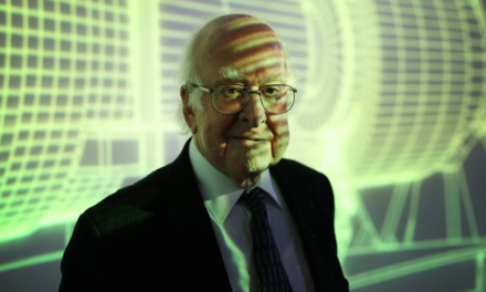 Peter Higgs’in hikâyesi: Çığır açan bir teori, Higgs bozonunun keşfi ve 50 yıl sonra gelen Nobel